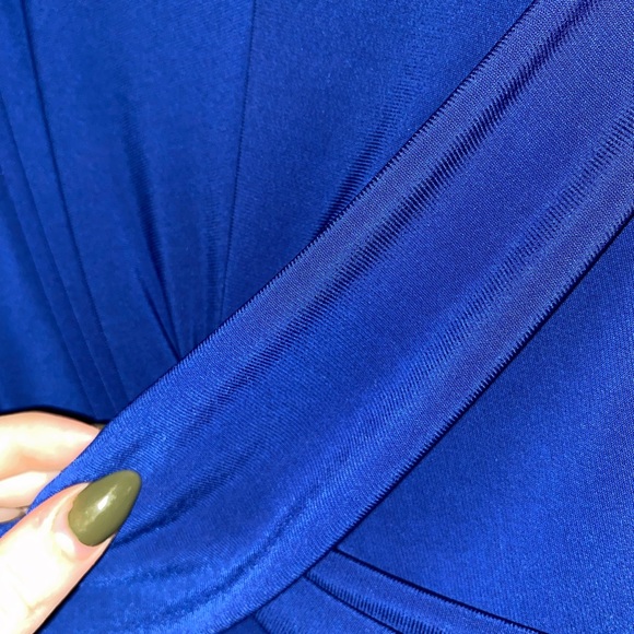 Tight dress makes you look snatched so flattering (BRAND NEW PERFECT CONDITIONS) - Picture 4 of 7